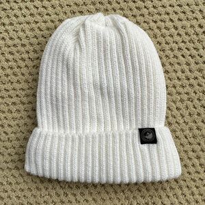 Canada Weather Women’s White/Ivory Ribbed Knit Beanie